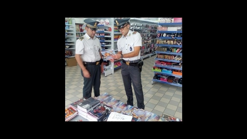 Napoli, 41mila prodotti scolastici contraffatti: un denunciato