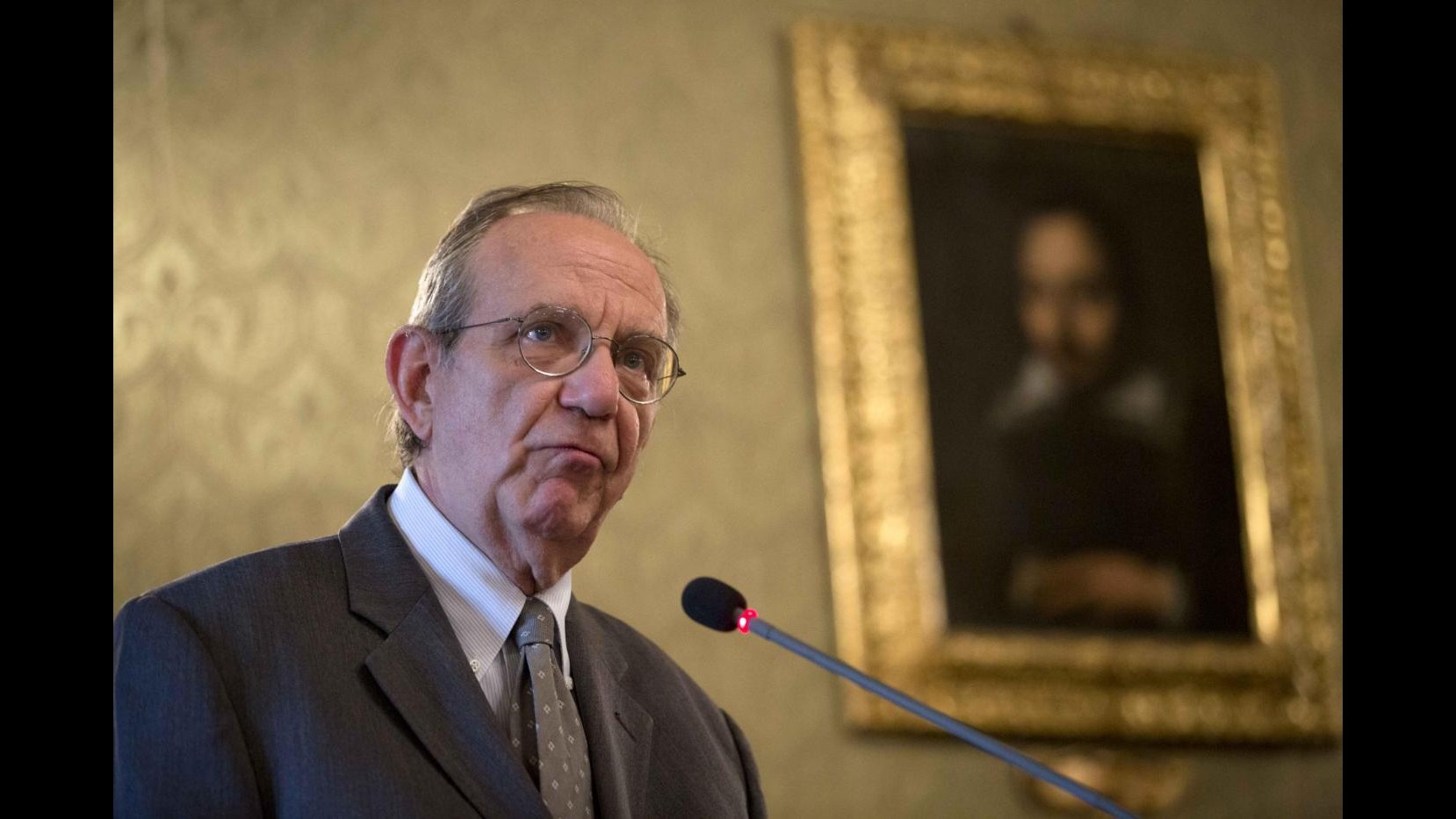 Padoan: Crescita e consolidamento conti, nel 2016 previsti altri tagli alle tasse