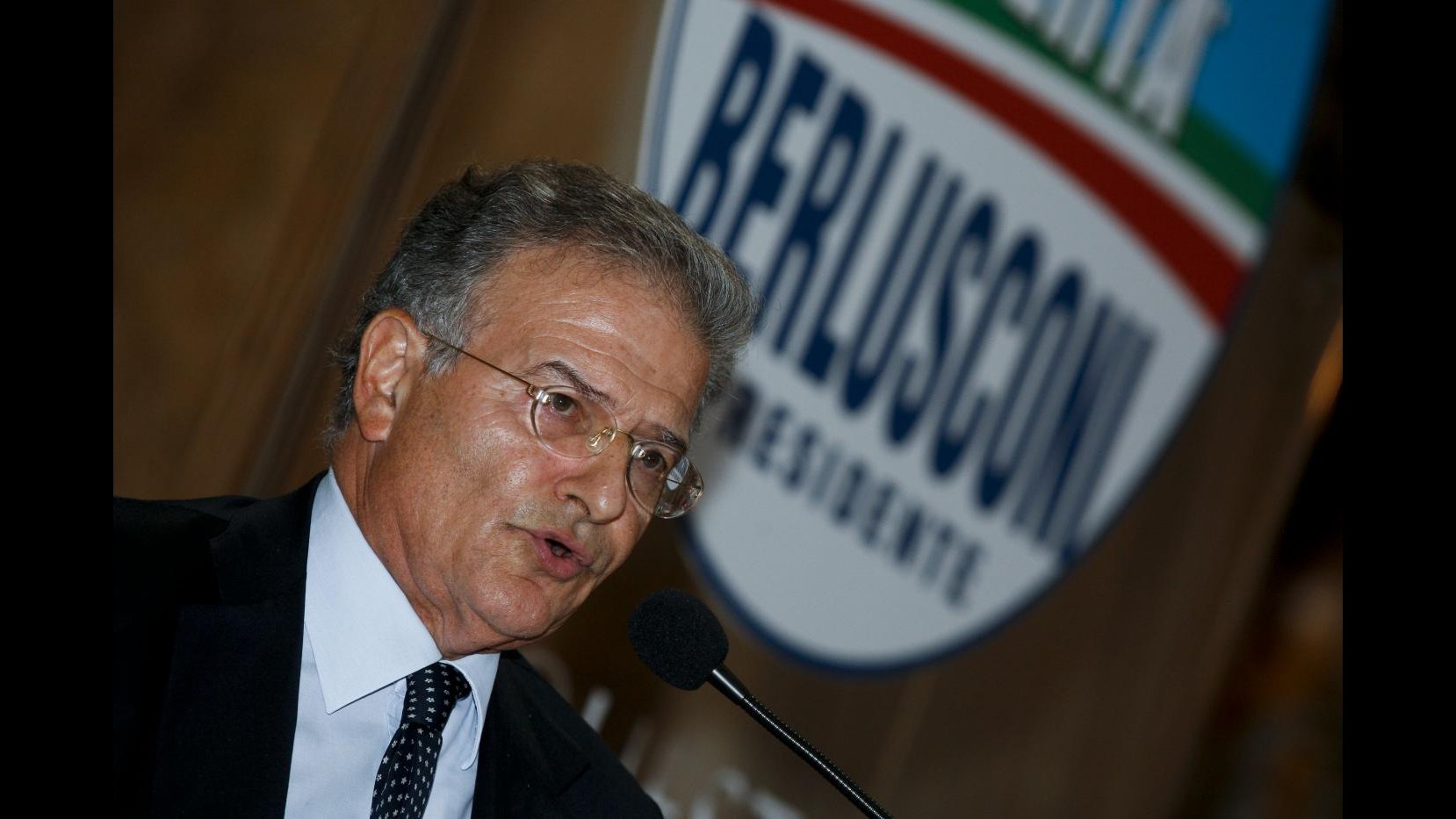 Fi, Cicchitto (Ncd): Fossi Berlusconi mi interrogherei sul partito