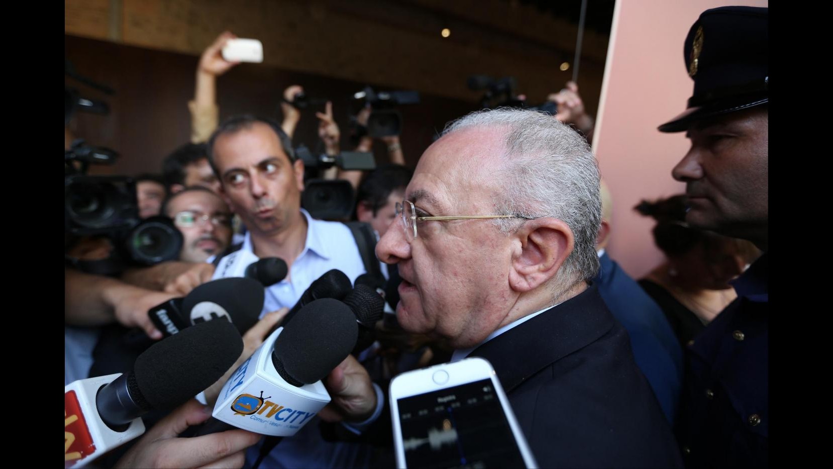 De Luca: Da Rai3 atti di camorrismo giornalistico