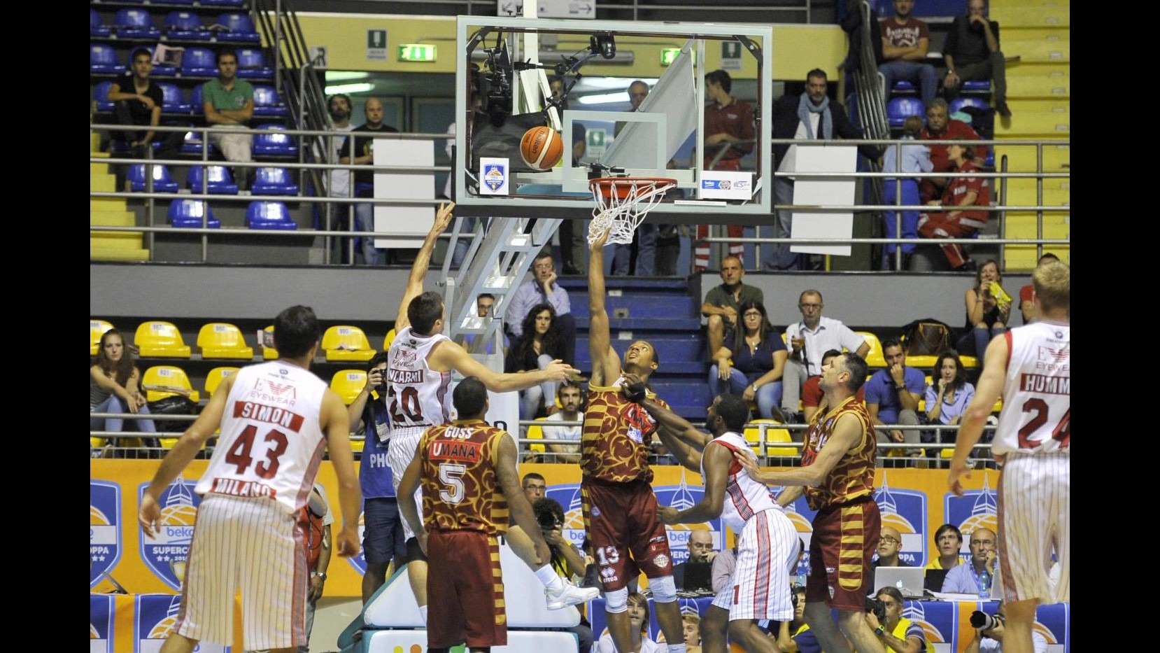 Basket, sfida Milano-Reggio Emilia vale una Supercoppa