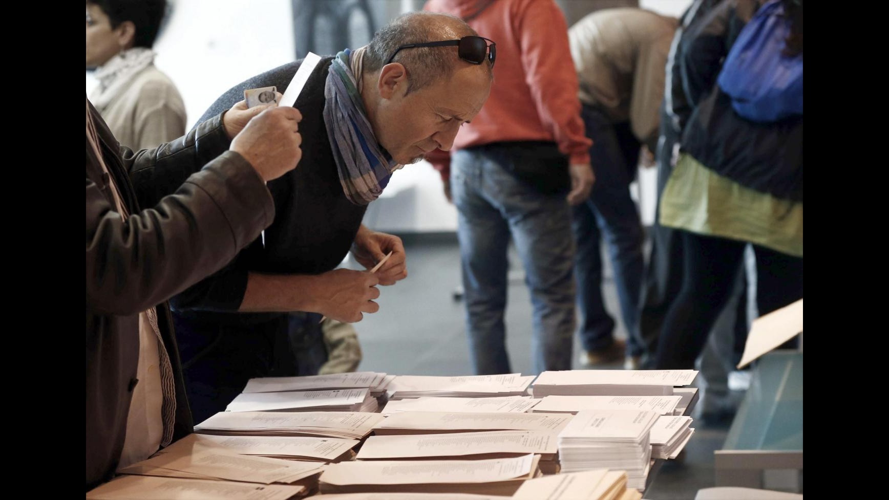 Spagna, 5,5 milioni di catalani al voto. Domani elezioni per la secessione