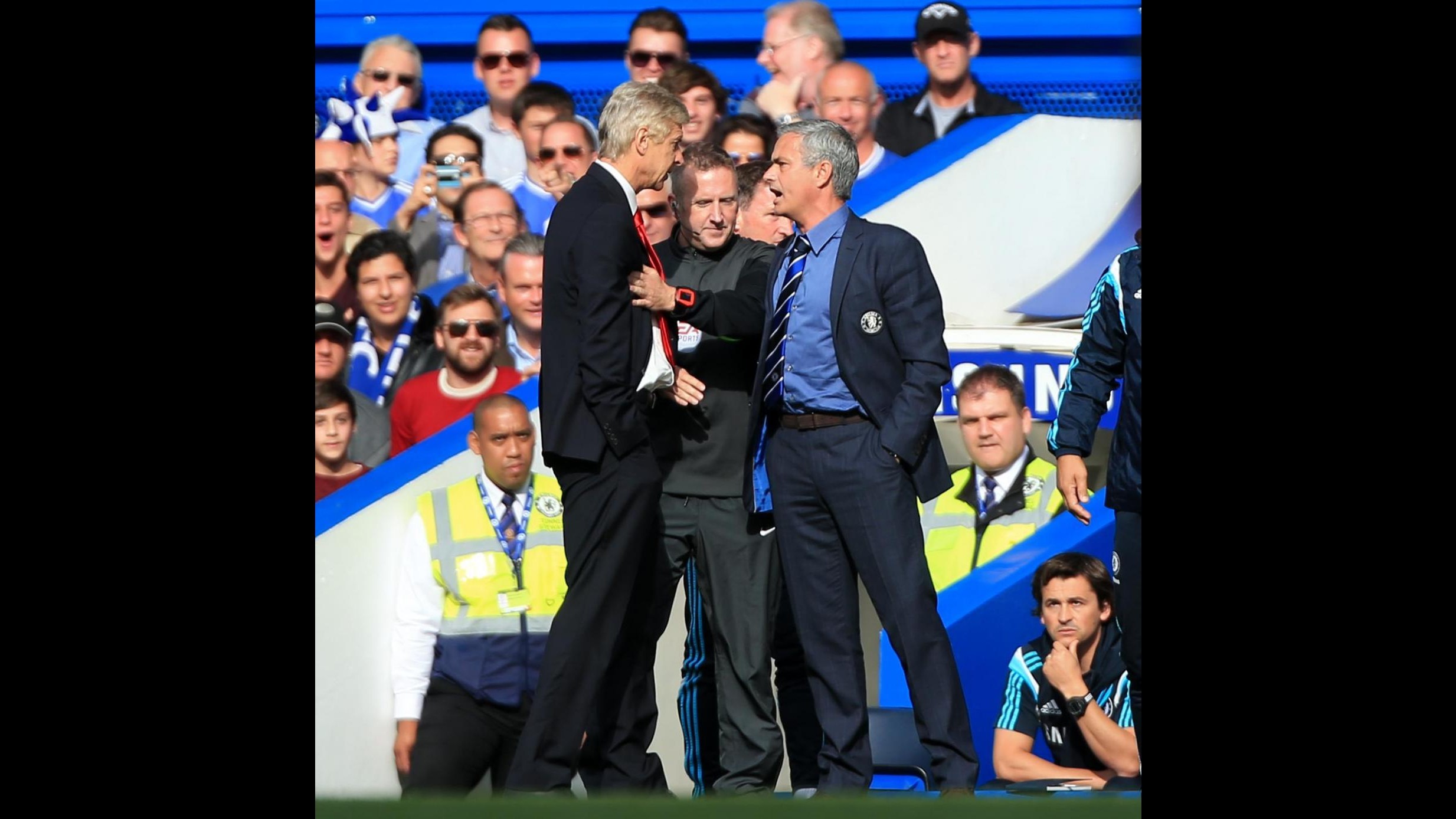Mourinho: Wenger? Può fare ciò che vuole, trattato come un re