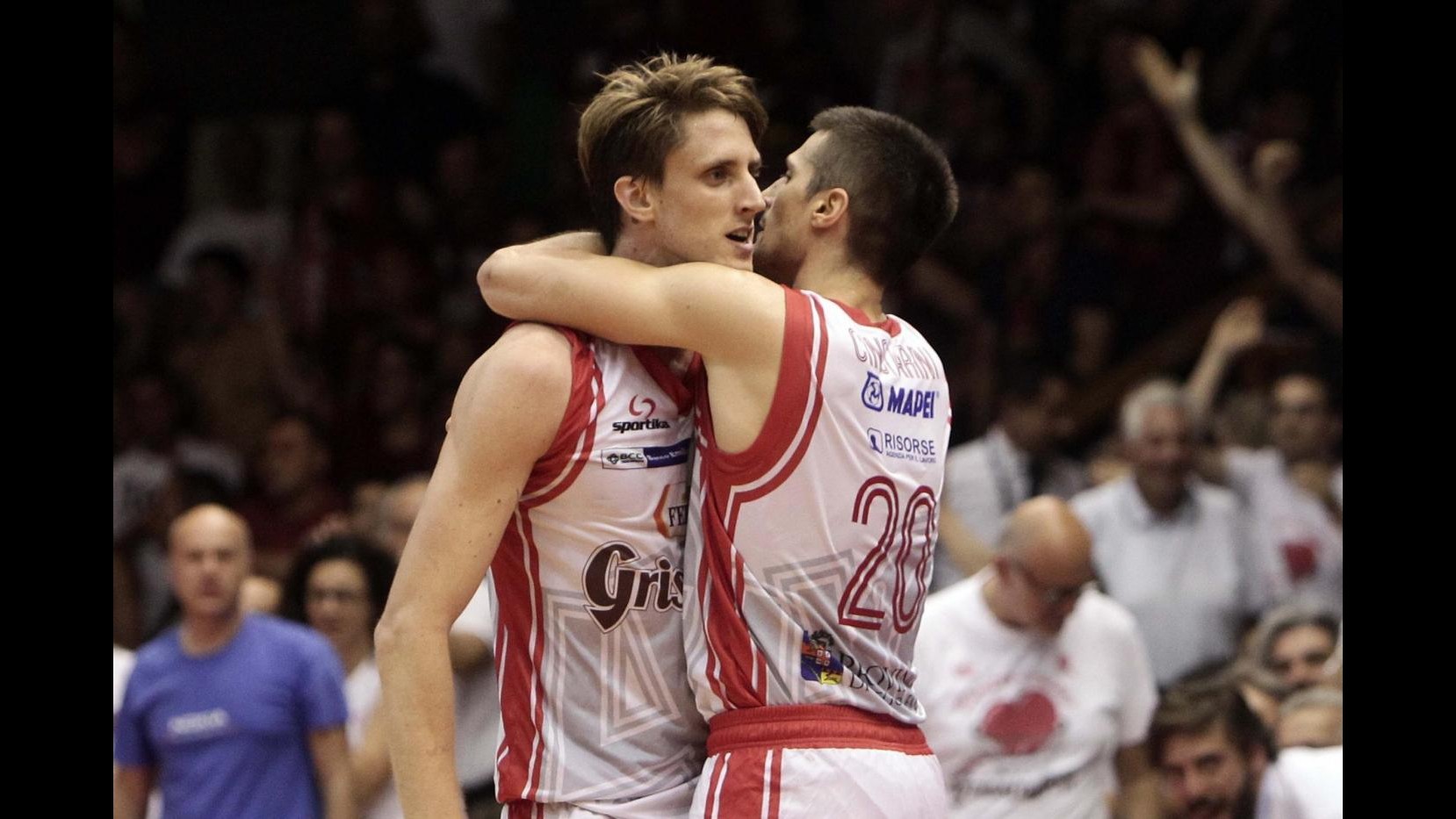 Basket, Serie A: Reggio Emilia elimina Venezia, è in finale con Sassari