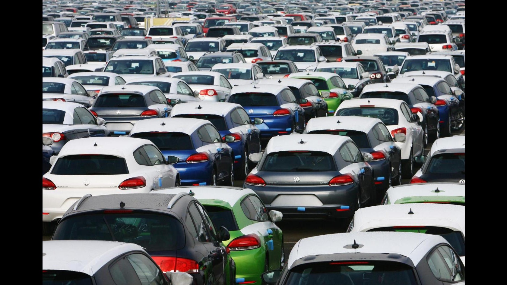 Volkswagen, Ue: Serve controllo su tutti veicoli certificati in Europa