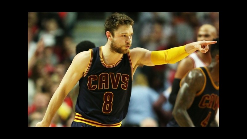 Finali Nba, Matthew Dellavedova in ospedale per forti crampi