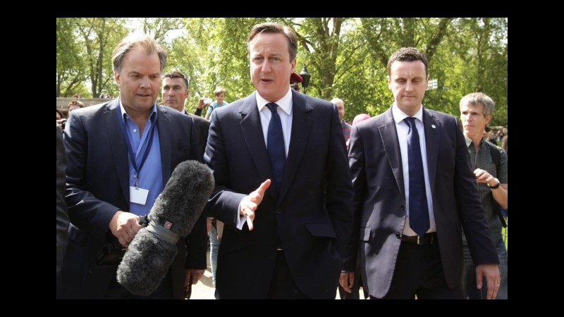 David Cameron al G7: I miei ministri devono essere per l’Ue
