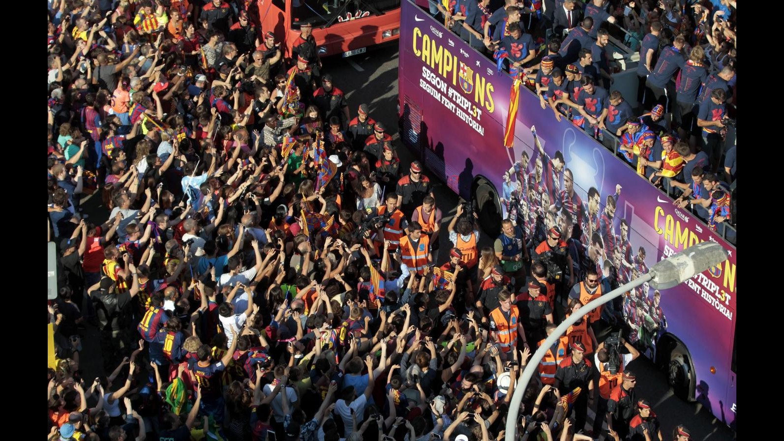 Calcio, notte di festa a Barcellona per ‘triplete dei Blaugrana