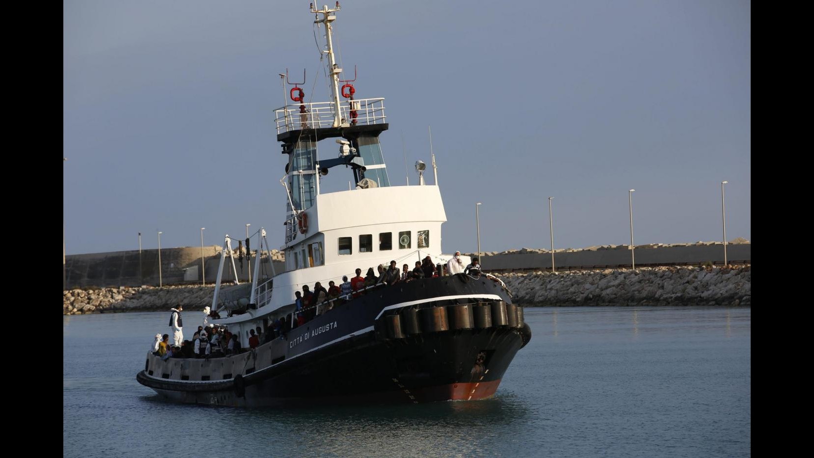 Sbarchi, lanciati soccorsi per aiutare 10 barconi. Onu: 1.500 a bordo