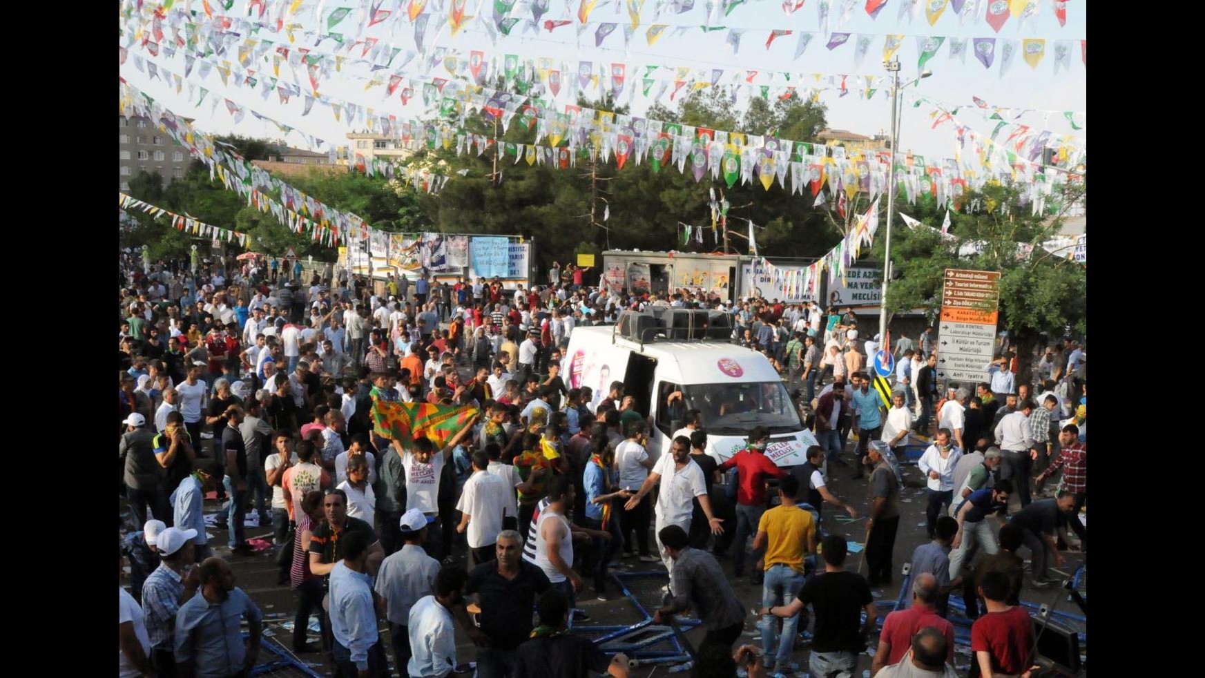 Turchia, un arresto per attentato contro partito filocurdo a Diyarbakir