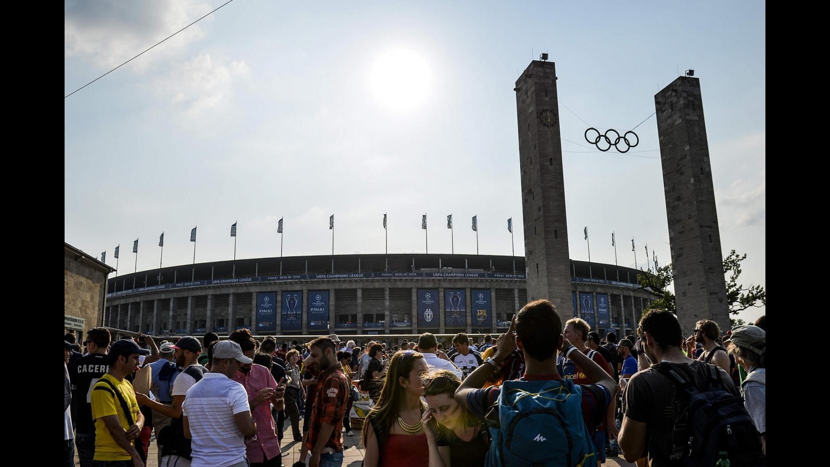 Champions, tensione durante ingresso tifosi Juve ad Olympiastadion