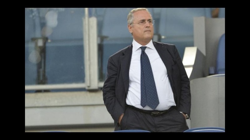 Lazio contestata a Formello: scritte contro Lotito e giocatori