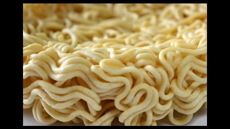 India, fobia per i noodle al piombo: Nestlé promette trasparenza sul caso