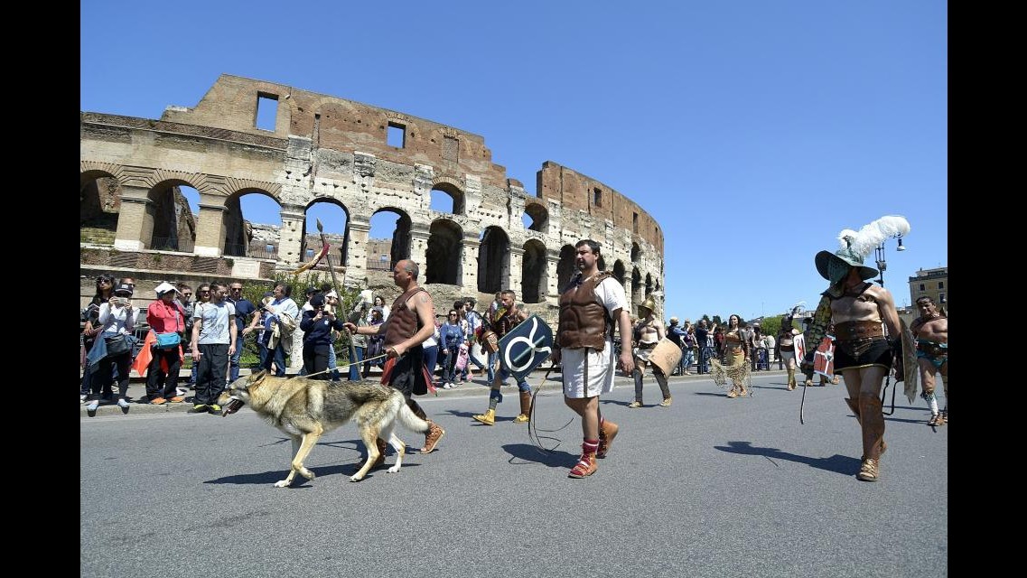 Colosseo, Cgil-Cisl-Uil: Sbloccati i fondi per i salari accessori