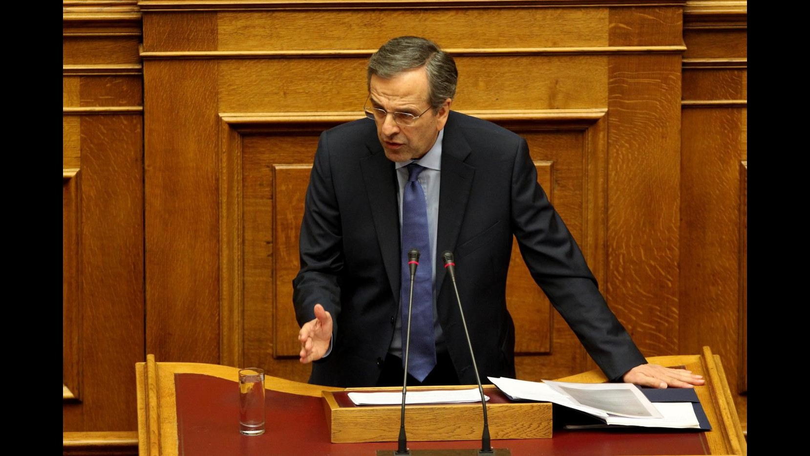 Grecia, ex premier Samaras: Tsipras revochi referendum e formi governo unità