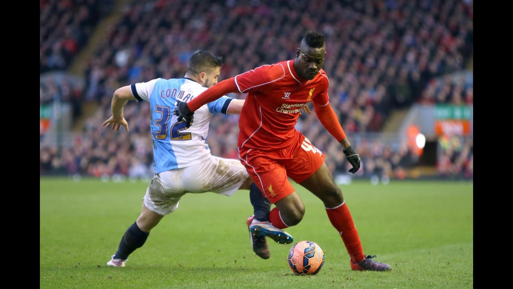 Trabzonspor vuole Balotelli. Scambio Cavani-Di Maria tra Psg e Manchester Urd?