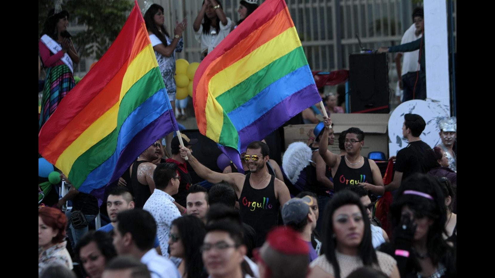 Gay Pride a Istanbul, la polizia spara proiettili di gomma sui manifestanti