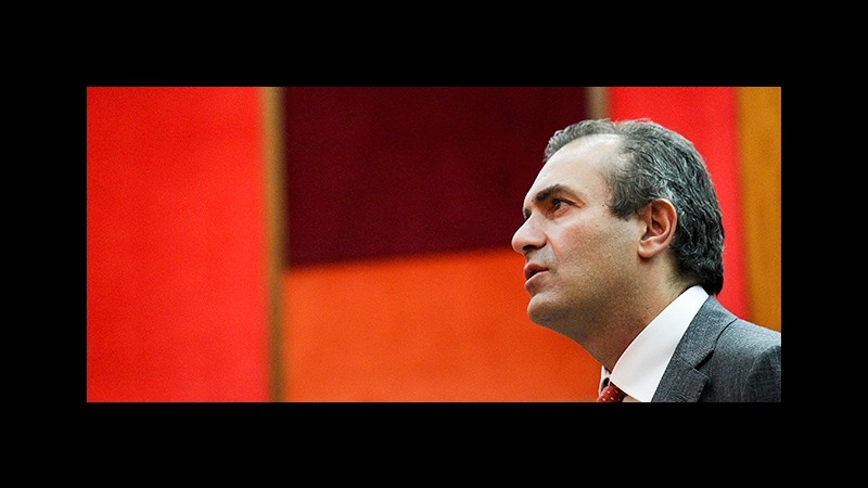 Accolto il ricorso di Luigi De Magistris: il sindaco di Napoli rimane in carica