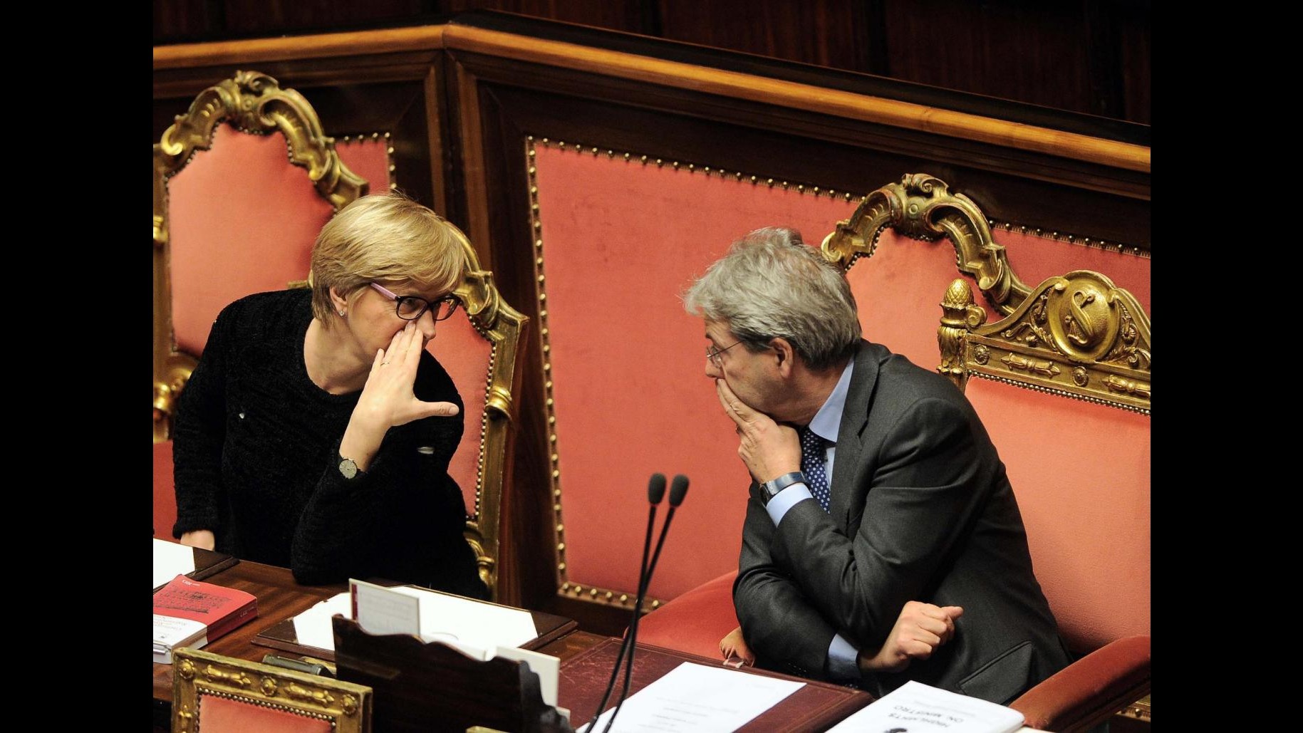 Intevento anti-Isis, Pinotti: Valutiamo nuovi ruoli Gentiloni: nessuna decisione. L’ira di Grillo
