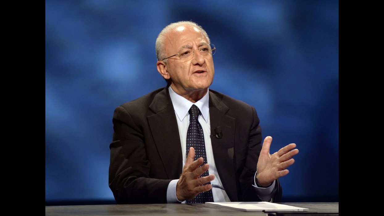 Renzi: Sospenderemo Vincenzo De Luca come previsto dalla legge Severino