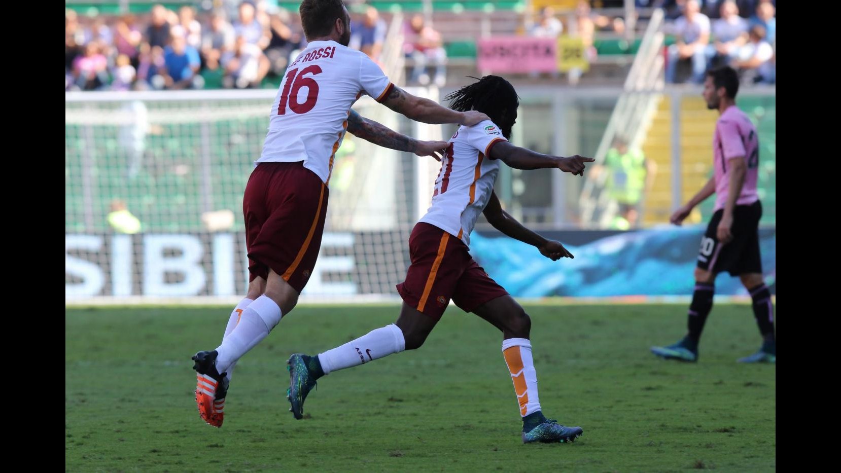 Roma replica a critiche, Gervinho show a Palermo