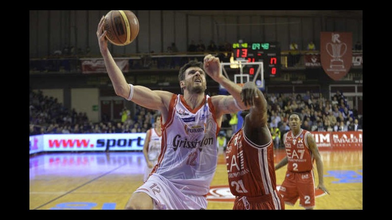 Basket, Reggio Emilia: Lavrinovic salta gara-6 a Sassari