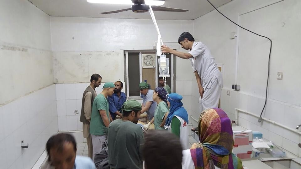 Kunduz, 19 morti, di cui 3 bimbi, nel raid Nato contro l’ospedale di Msf