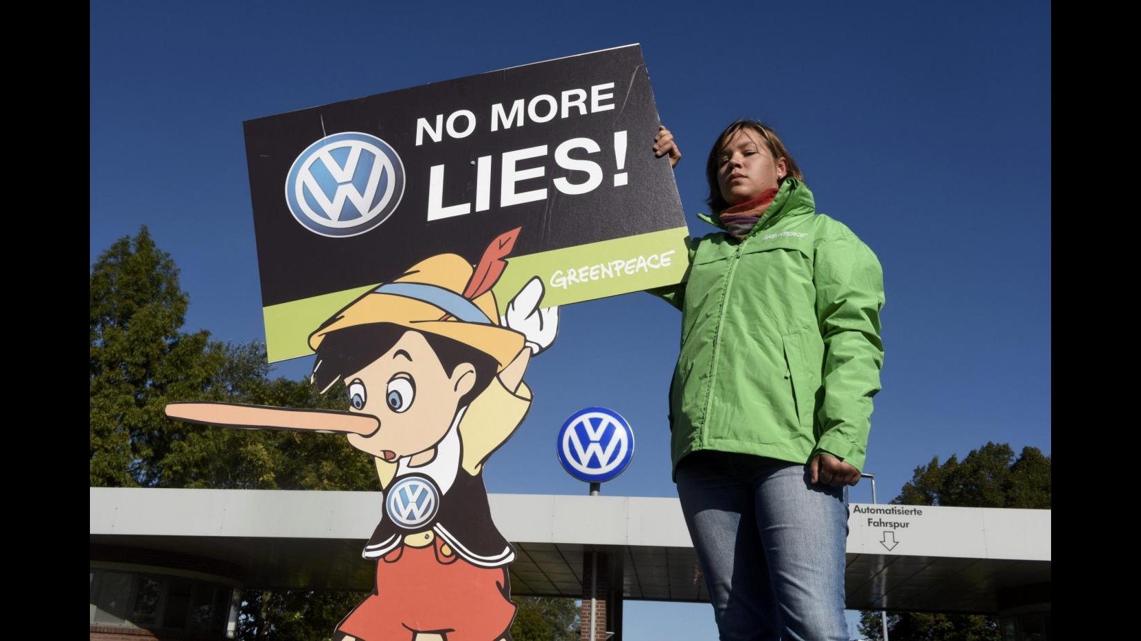 Volkswagen, Atene chiede risposte ‘immediate’ da concessionari locali