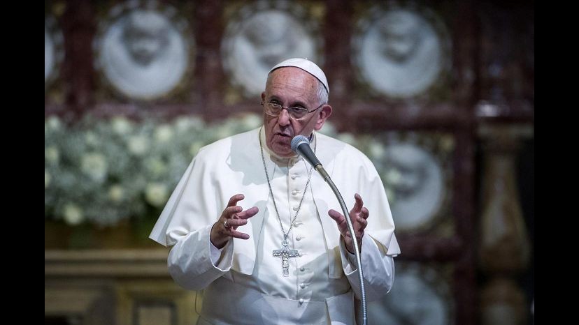FOCUS Papa fra gli ultimi: Servono anticorpi contro cultura scarto
