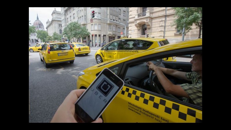 Uber dice basta ad armi sui veicoli: modificata normativa servizio