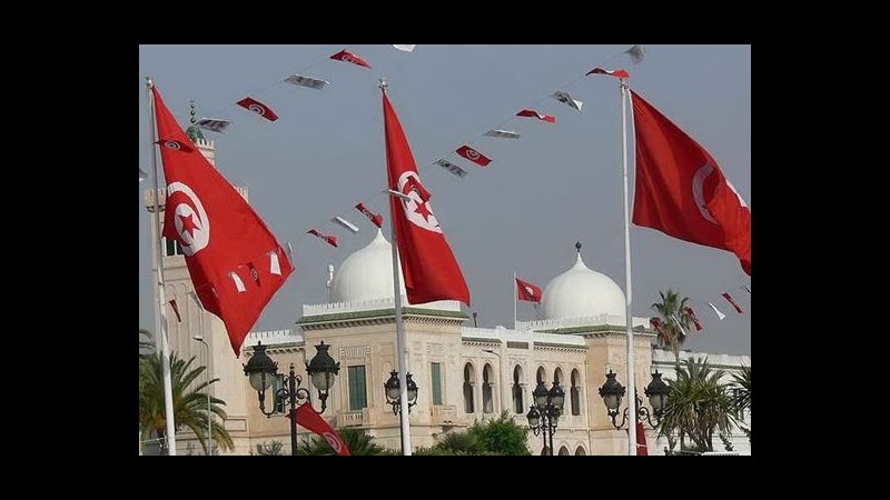 La Tunisia chiude il consolato a Tripoli dopo l’assalto di venerdì