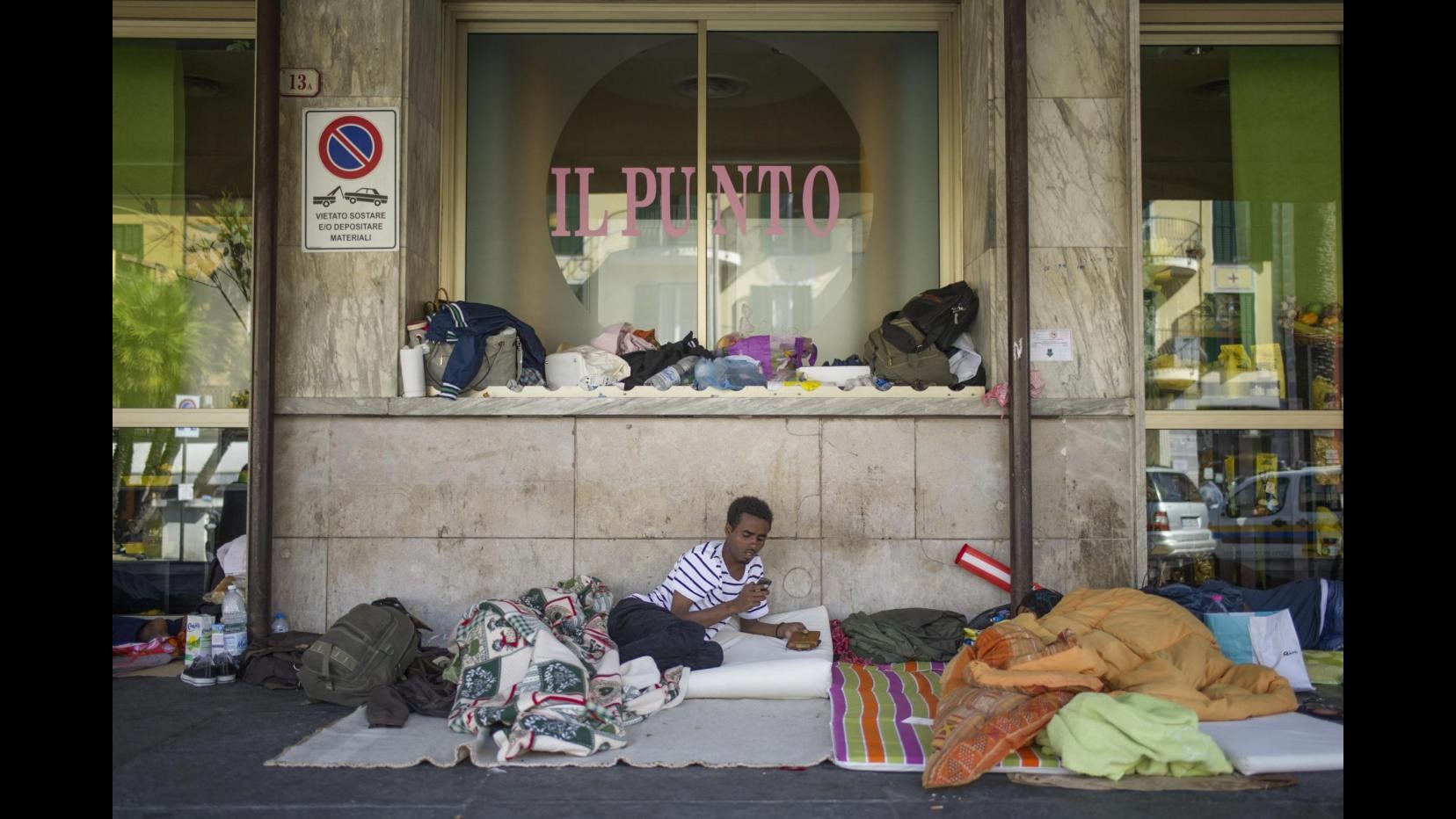 Migranti, sopralluogo del prefetto a Ventimiglia: Personale sufficiente