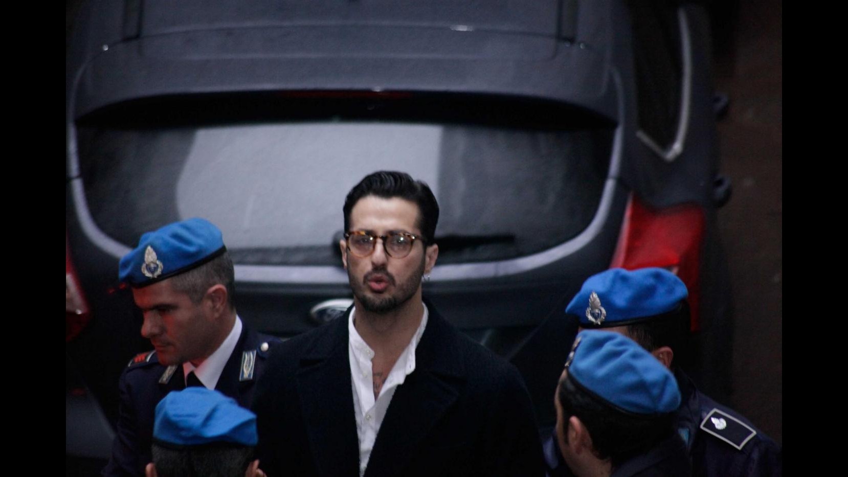 Fabrizio Corona esce dal carcere: sarà affidato alla comunità di Don Mazzi