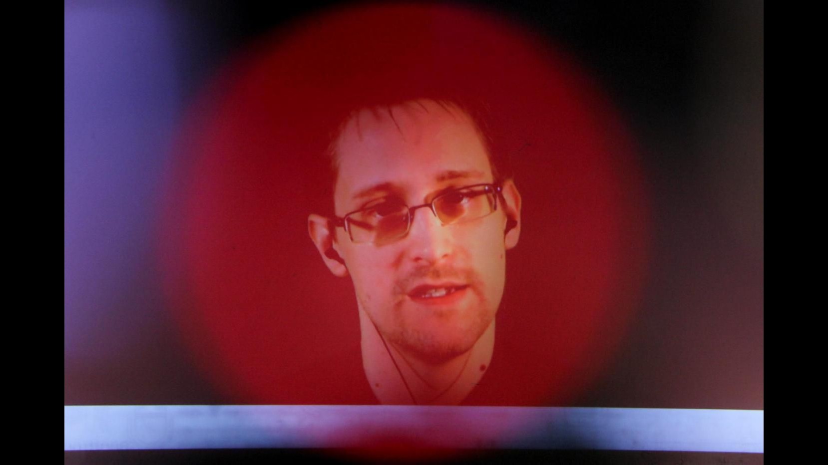 Snowden sbarca su Twitter: 130mila follower in mezz’ora, ma lui segue solo Nsa