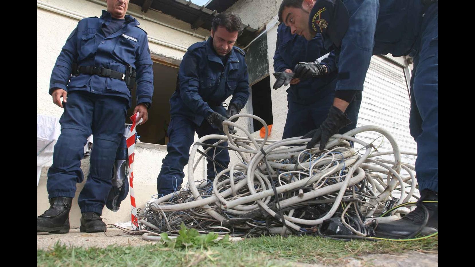 Roma, furto cavi di rame causa black-out in prefettura