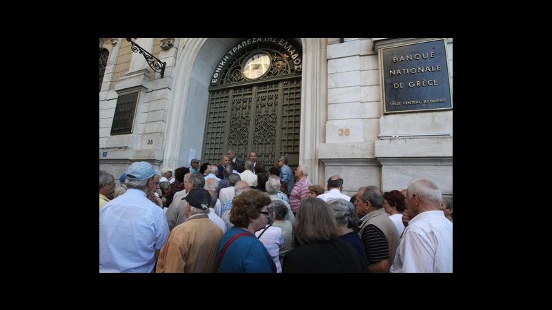 Grecia, allentati controlli sui capitali, trasferibili somme all’estero