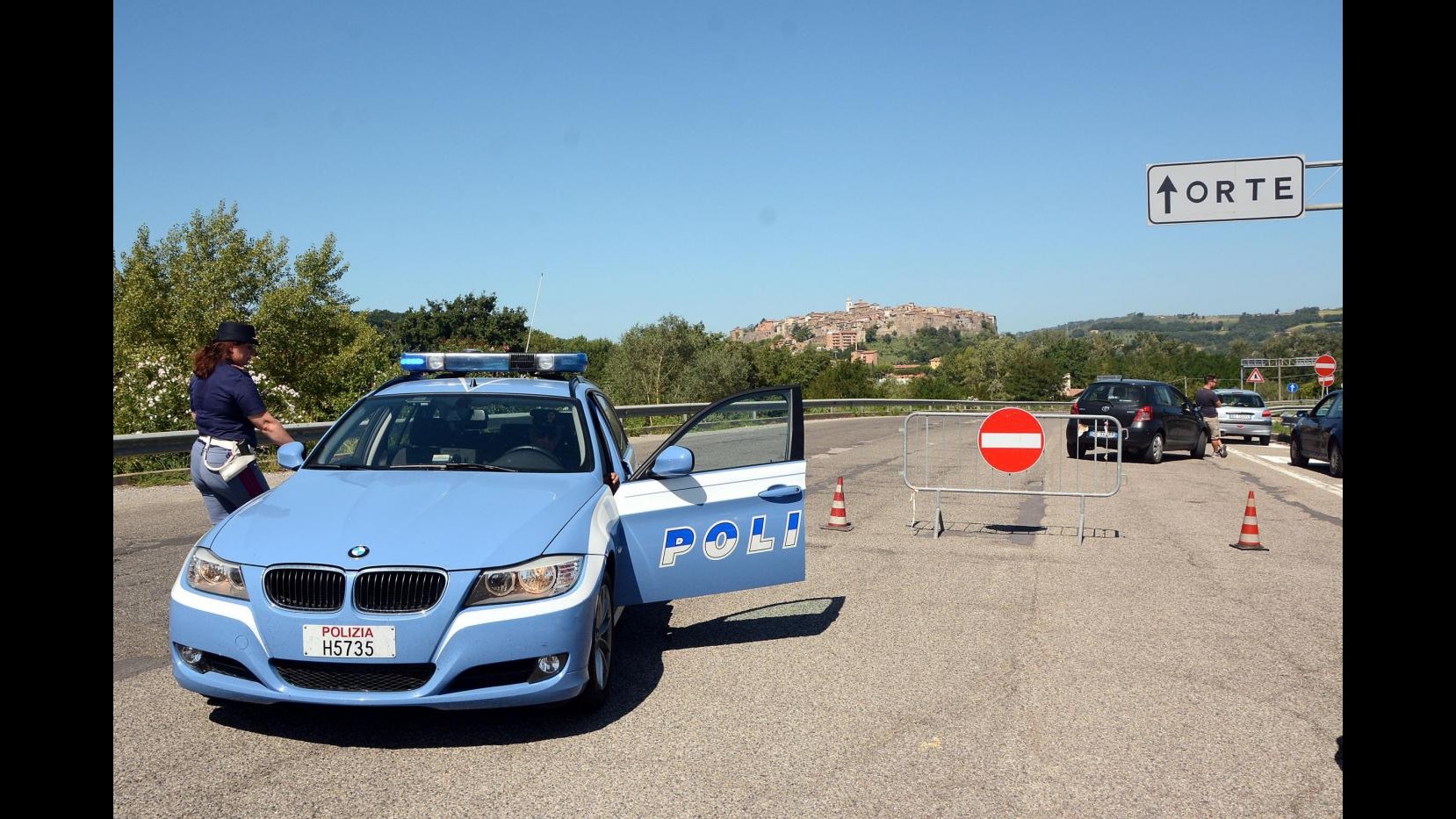 Alessandria, camion in fiamme su A26: tratto chiuso