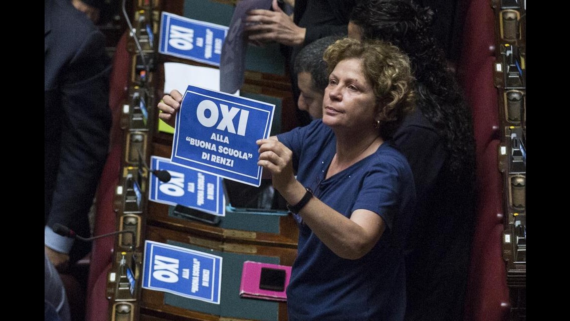 Scuola, via libera della Camera. Esultano Renzi e Giannini. Le opposizioni: Un danno