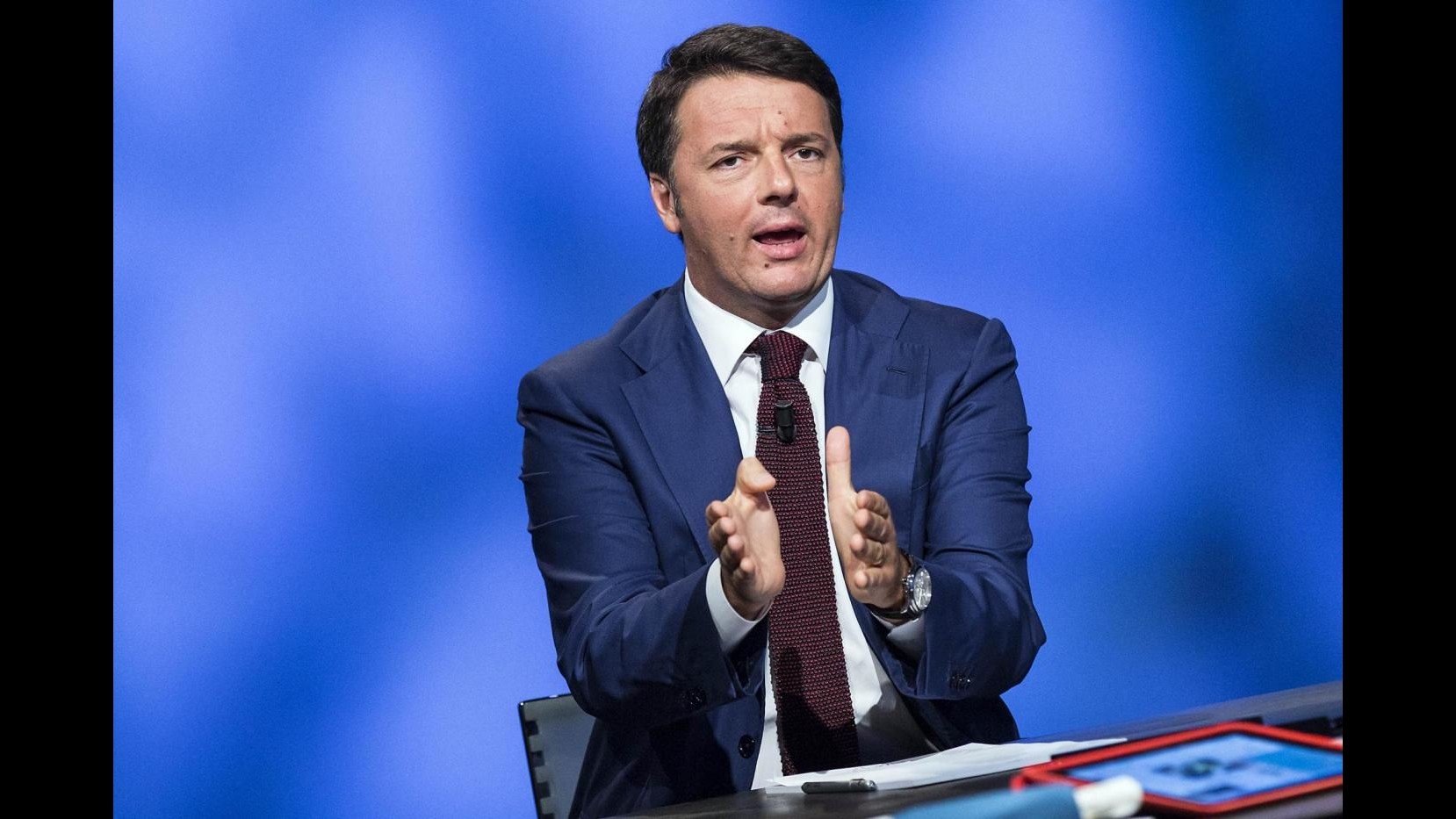 Renzi contro Tusk: Parole irrispettose, popolo italiano dà lezioni