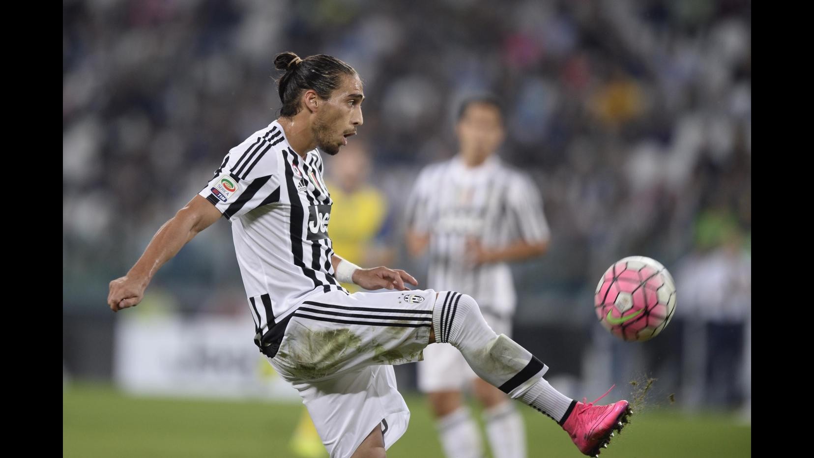 Juventus: distorsione a caviglia, Caceres out 10-15 giorni