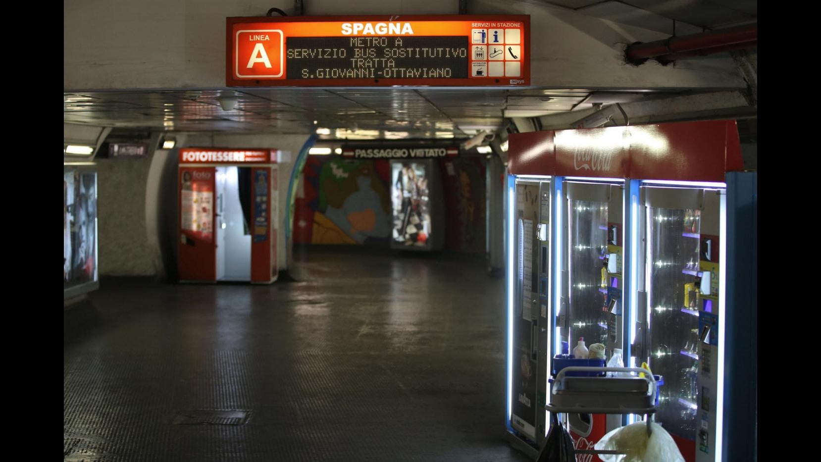 Roma, interrotta Metro A: da Codacons esposto per truffa aggravata