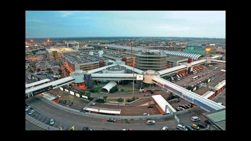 Roma, sequestrati in aeroporto 1 milione di prodotti contraffatti