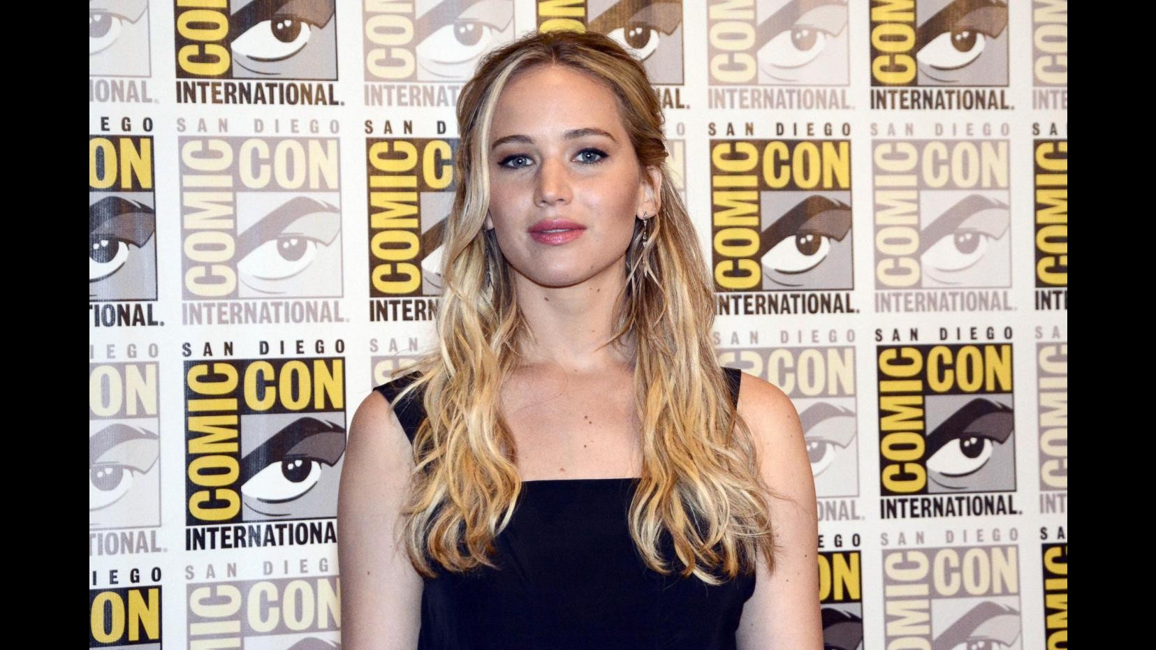 Jennifer Lawrence denuncia: Nel cinema donne pagate meno degli uomini