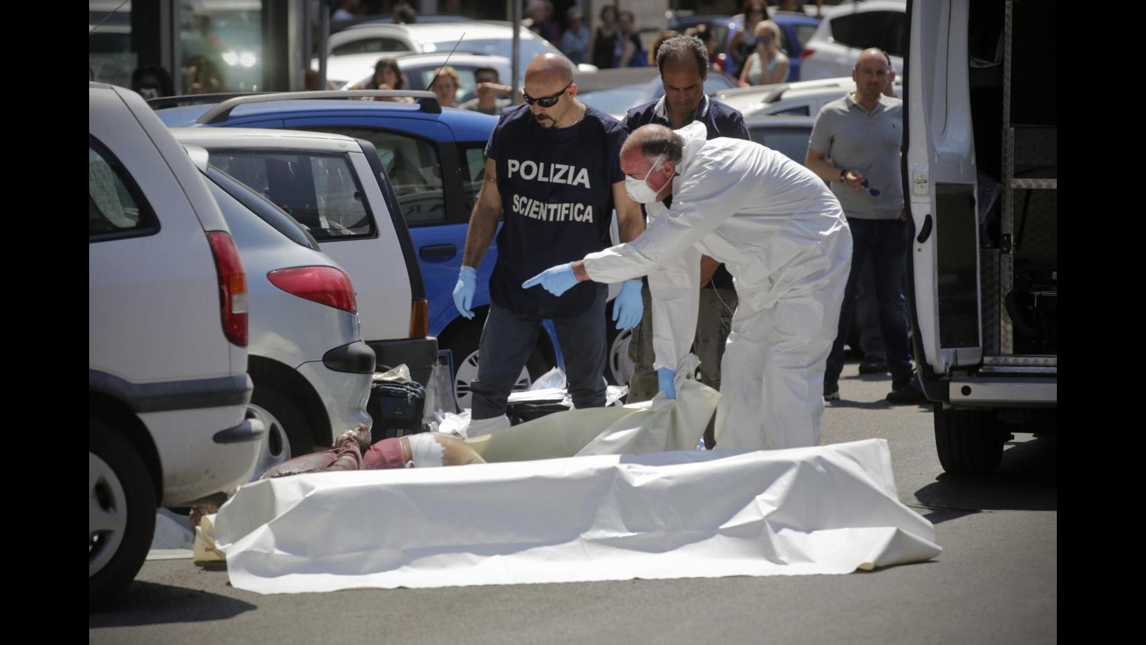 Roma, cadavere trovato in un sacco con mani e piedi legati