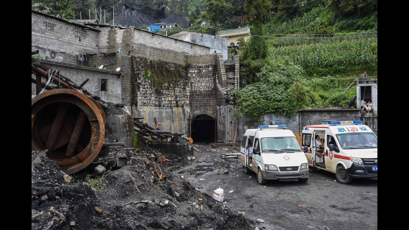 Cina, esplosione in miniera carbone: 3 morti, 7 dispersi