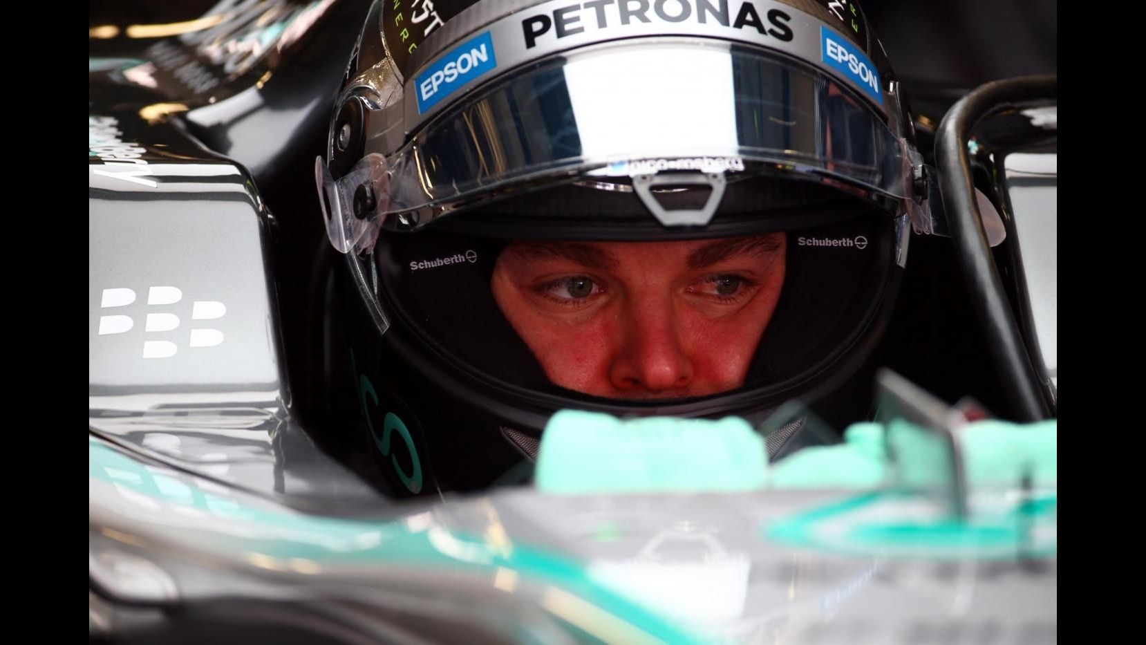 F1, Gp Russia: Rosberg in pole davanti a Hamilton, 4° Vettel