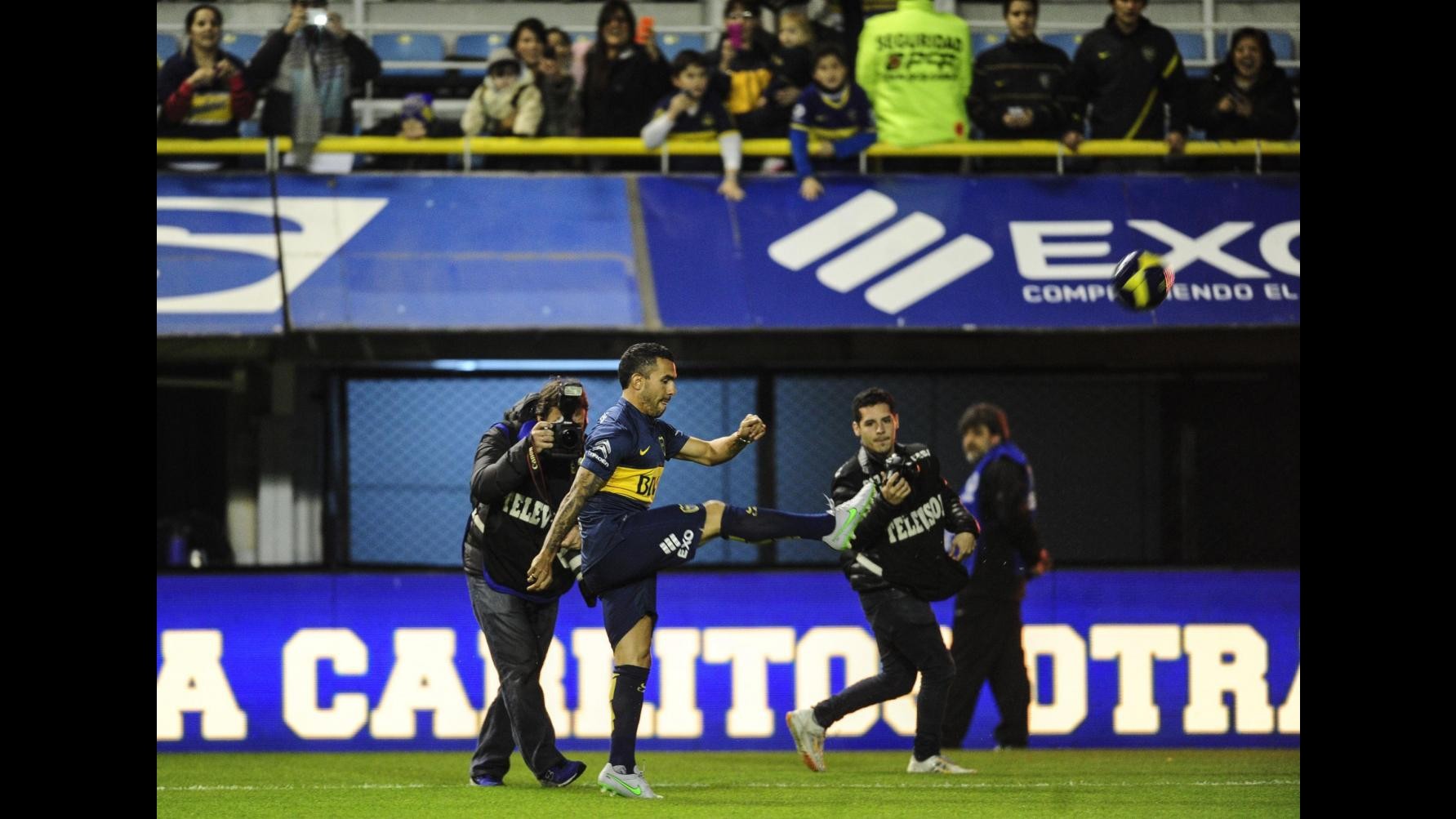 Argentina, esordio senza gol per Tevez ma il Boca Jr vince