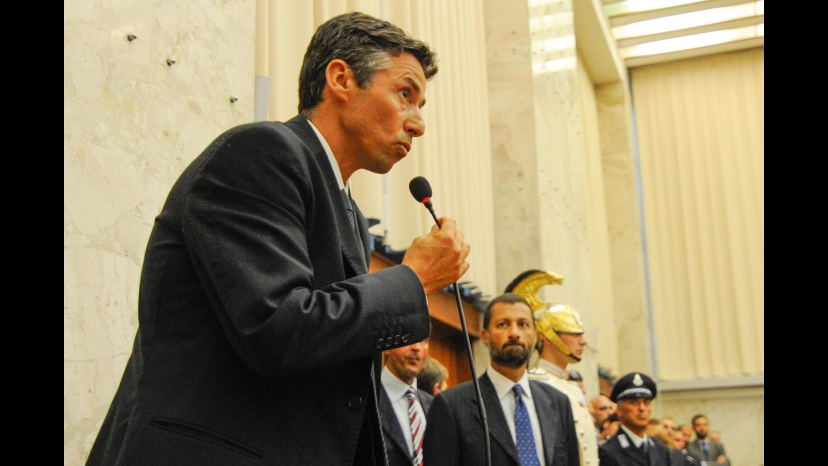 Borsellino, il figlio poliziotto: Lucia ha portato croce. Mattarella lo abbraccia