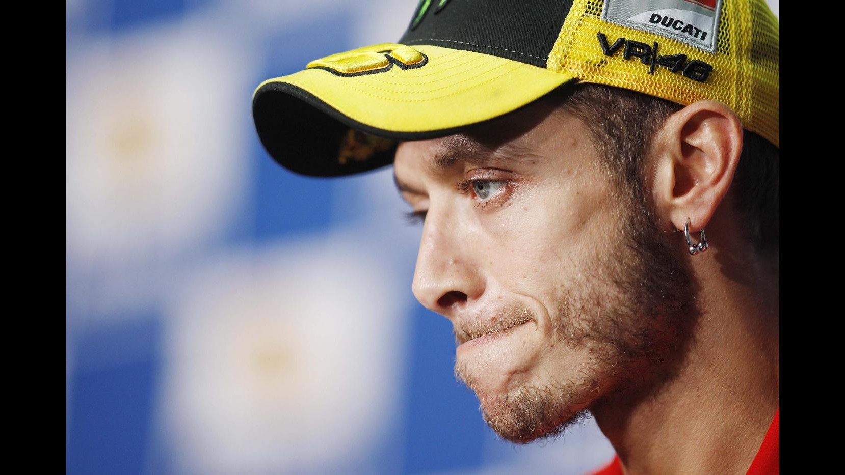 Rossi penalizzato dopo contatto con Marquez, partirà ultimo a Valencia