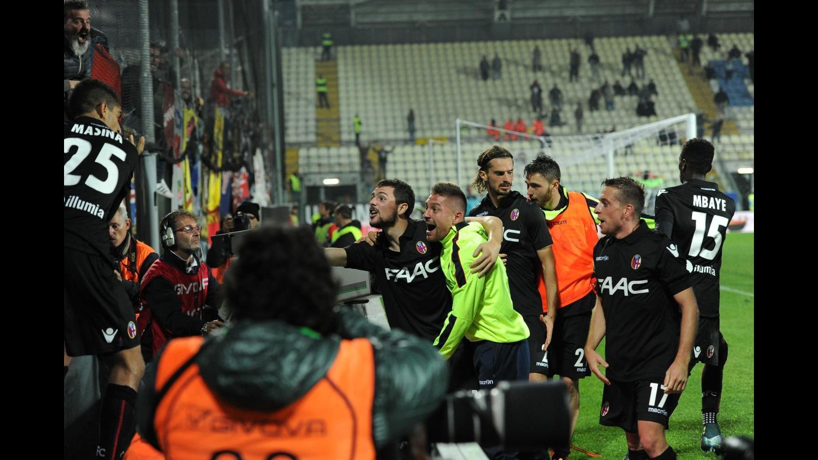 Serie A, rimonta Bologna con il Carpi: 2-1 con guizzo Masina